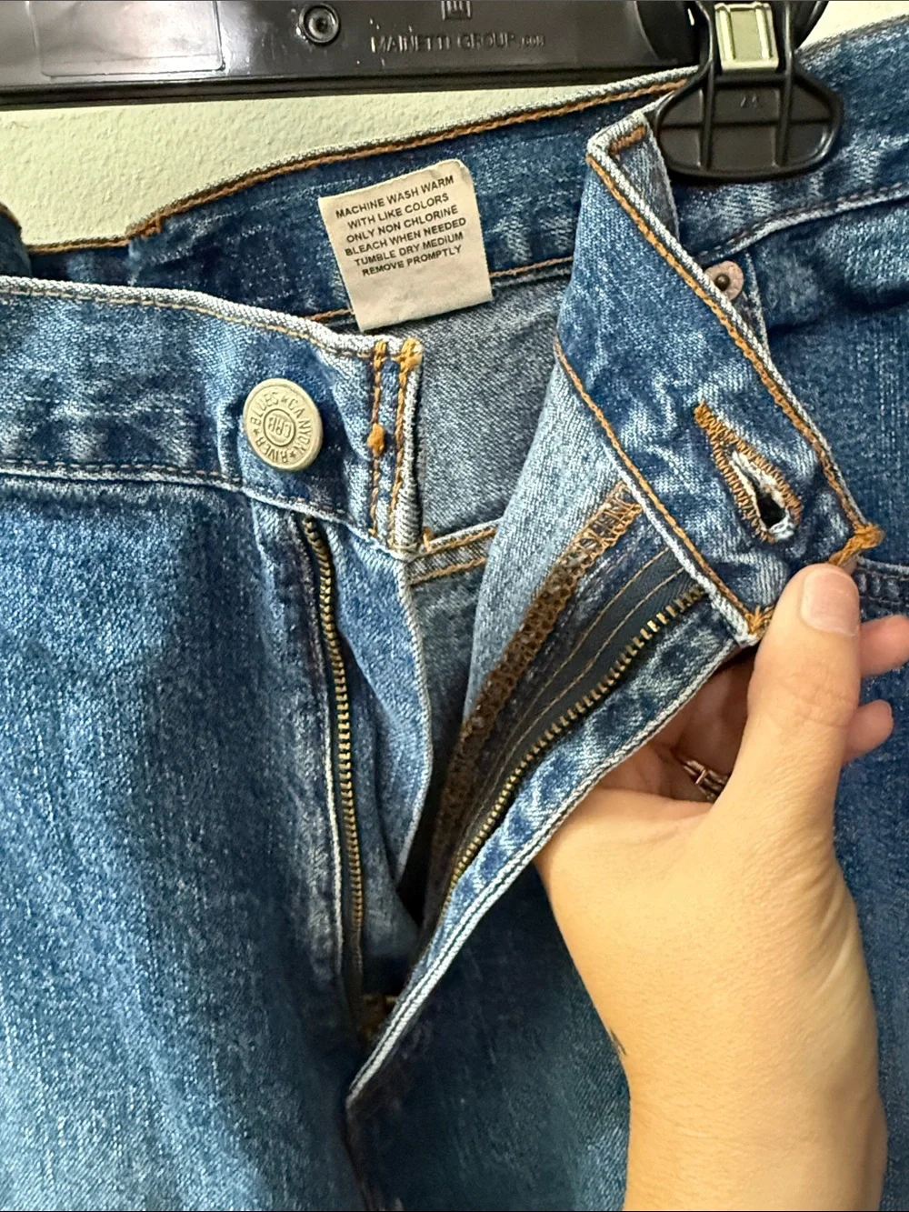 Relaxed Straight Men's Denim Pants in Medium Blue
